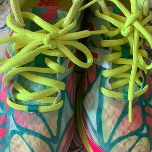 New balance girls size 3.5 tennis shoes